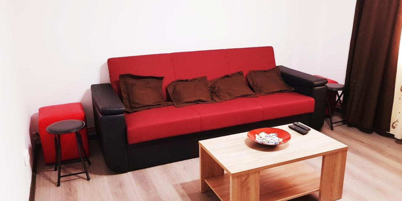 Apartament Confortabil In Târgu Jiu Exterior foto